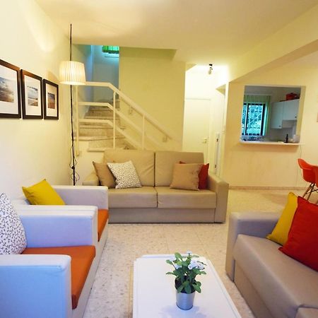 Christos Beach House Larnaca Bagian luar foto