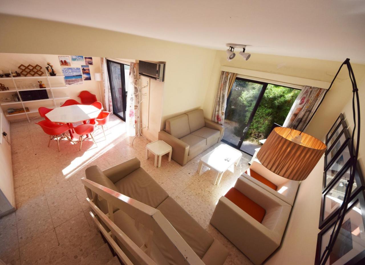 Christos Beach House Larnaca Bagian luar foto