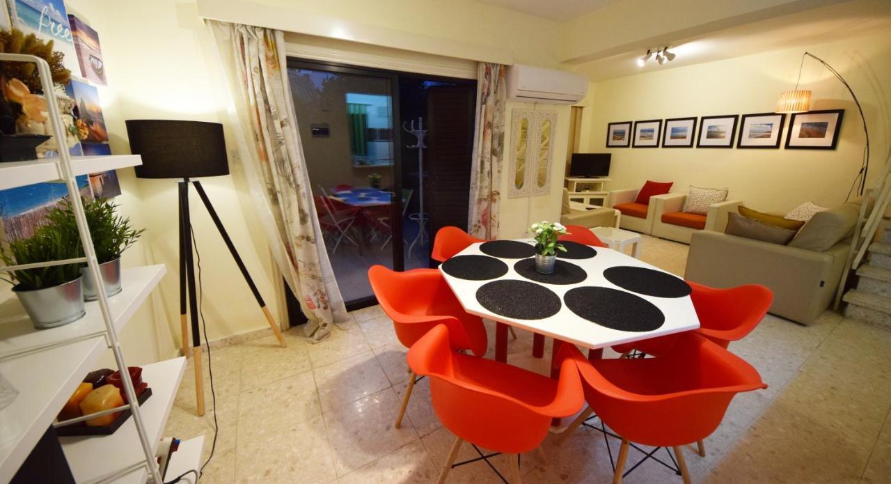 Christos Beach House Larnaca Bagian luar foto